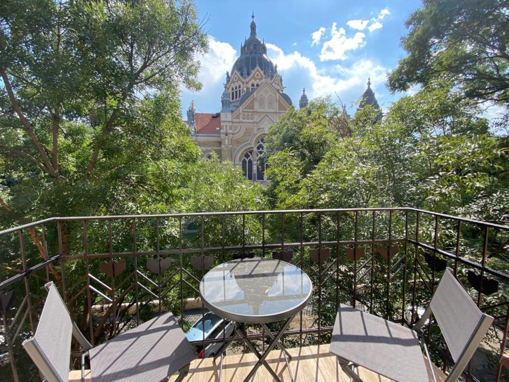 Synagoge View Loft Bestern แซแก็ด ภายนอก รูปภาพ